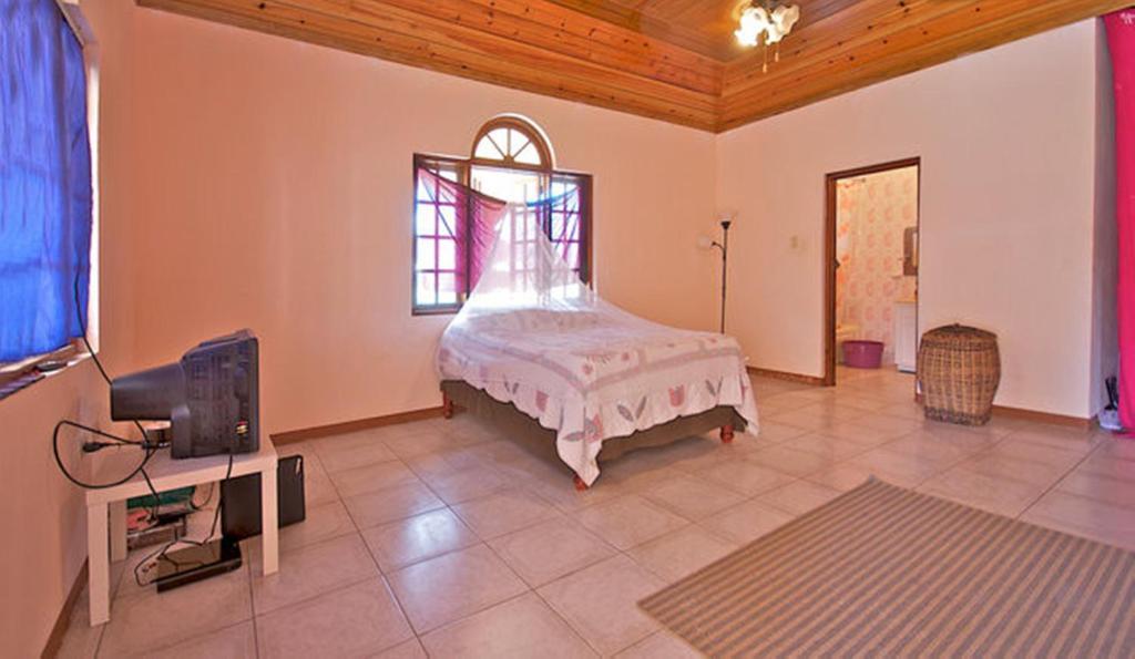 Dolphin Bay Yoga Guest House Drapers Rum bild