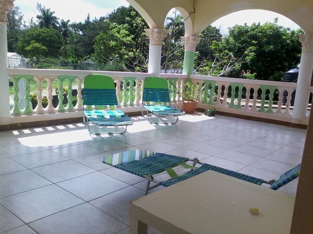 Dolphin Bay Yoga Guest House Drapers Exteriör bild
